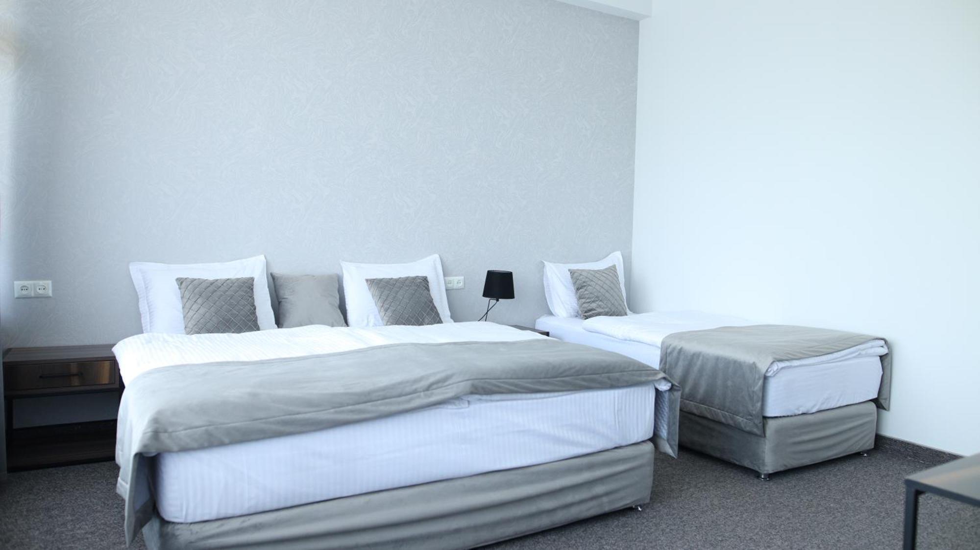 Bmg Hotel By Grigoryans Group Goris Eksteriør bilde