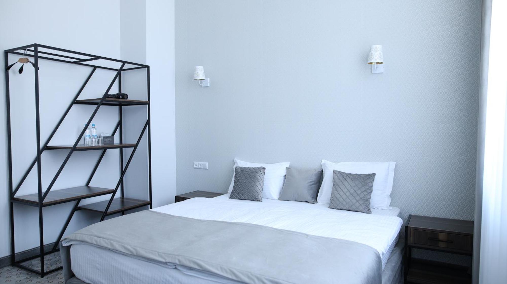 Bmg Hotel By Grigoryans Group Goris Eksteriør bilde