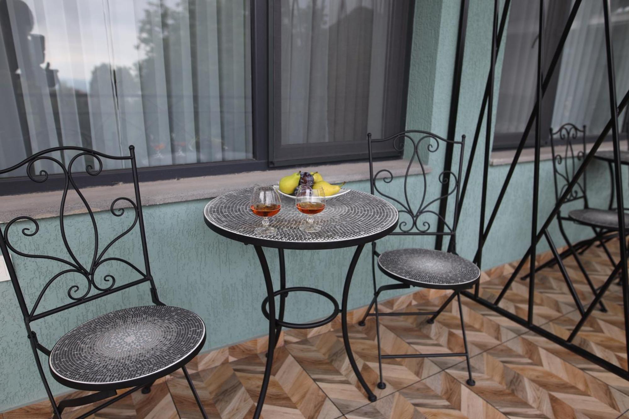 Bmg Hotel By Grigoryans Group Goris Eksteriør bilde